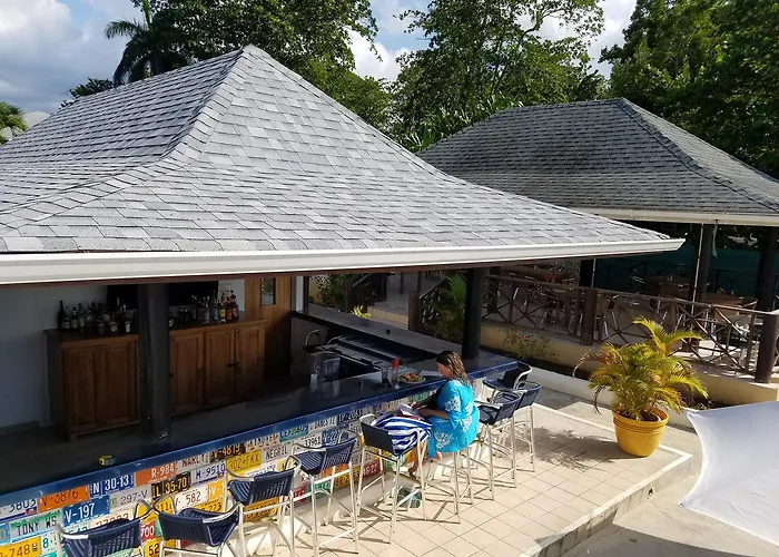 Cabin Rentals in Negril near Blue Mountain Experience