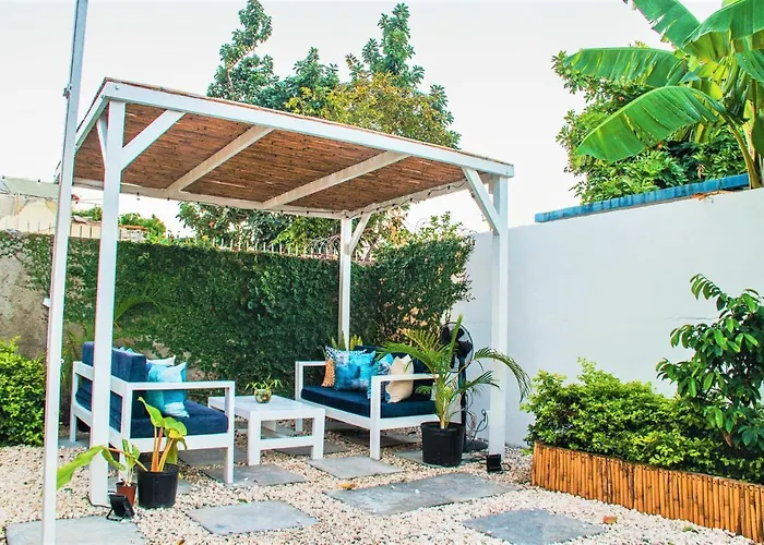 Bed & Breakfasts in Kingston near 