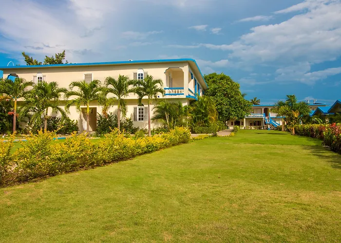 Kids Friendly Hotels in Black River