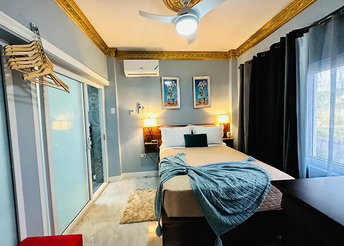 Montego Bay Pet friendly Hotels near Freizeitpark Family Kingdom Amusement Park