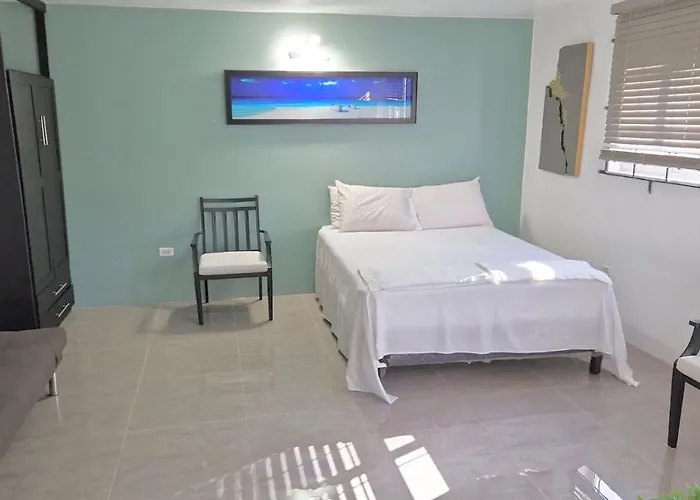 Kingston Hotels near 