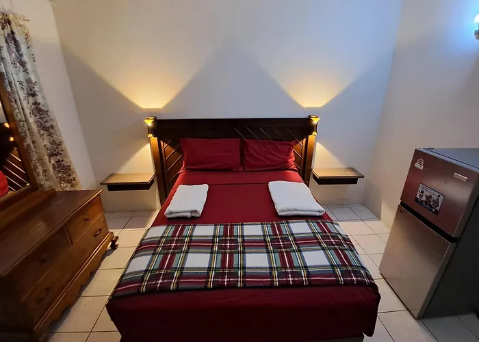 Negril Pet friendly Hotels near Honkbalstadion Fenway Park