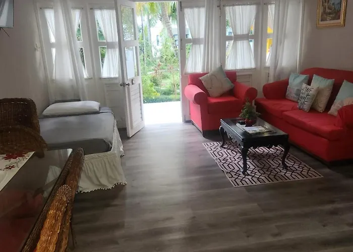 Runaway Bay Condos for Rent