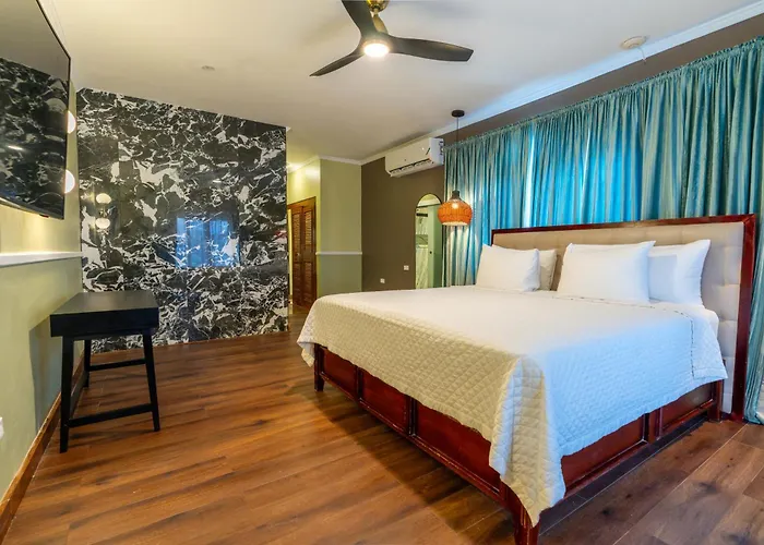 Holiday Cottages in Negril near The Throne Room