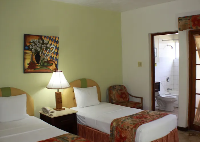 Treasure Beach 3 Star Hotels near 