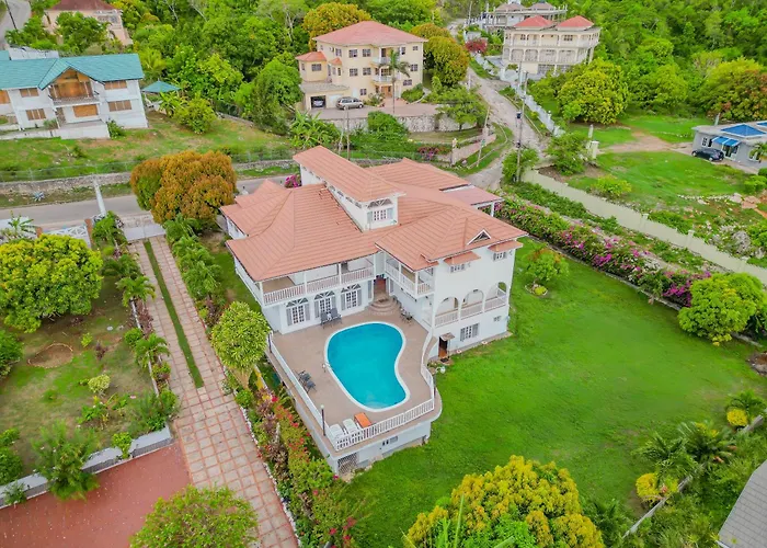 Discovery Bay Lodge