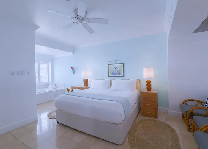 Ocho Rios Hotels near Musée Philatélique de Singapour with shuttle service