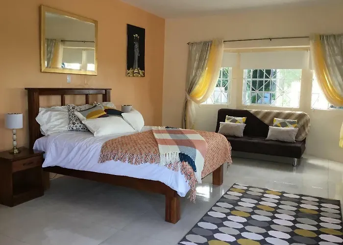 Discovery Bay Hotels